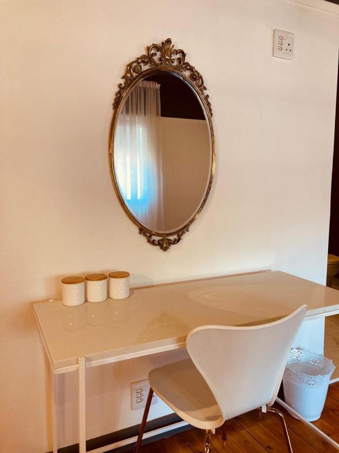 Cellar In Town Bed & Breakfast Robertson Bagian luar foto