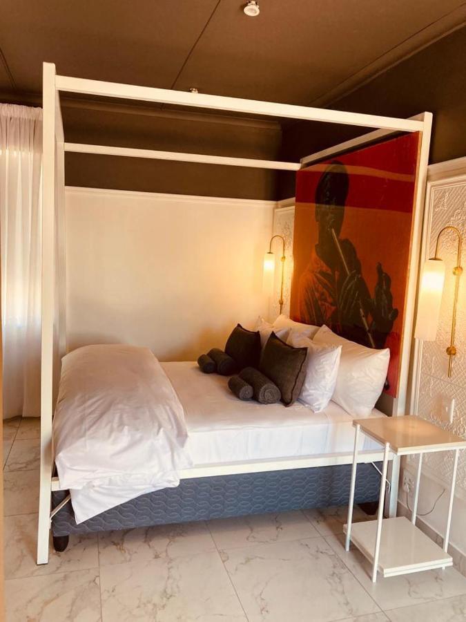 Cellar In Town Bed & Breakfast Robertson Bagian luar foto